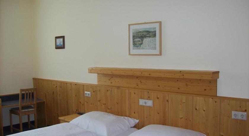 Hubertushof Fromwald Hotel Und Gasthof Bad Fischau エクステリア 写真