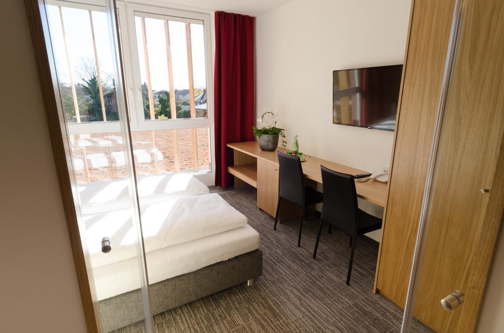 Hubertushof Fromwald Hotel Und Gasthof Bad Fischau エクステリア 写真