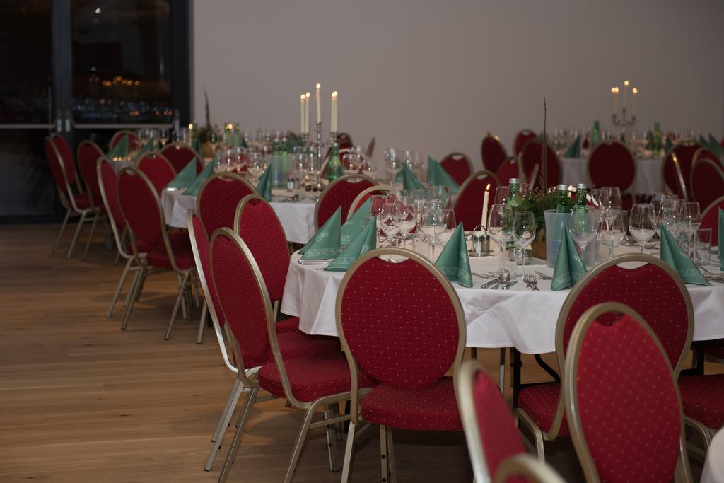 Hubertushof Fromwald Hotel Und Gasthof Bad Fischau エクステリア 写真