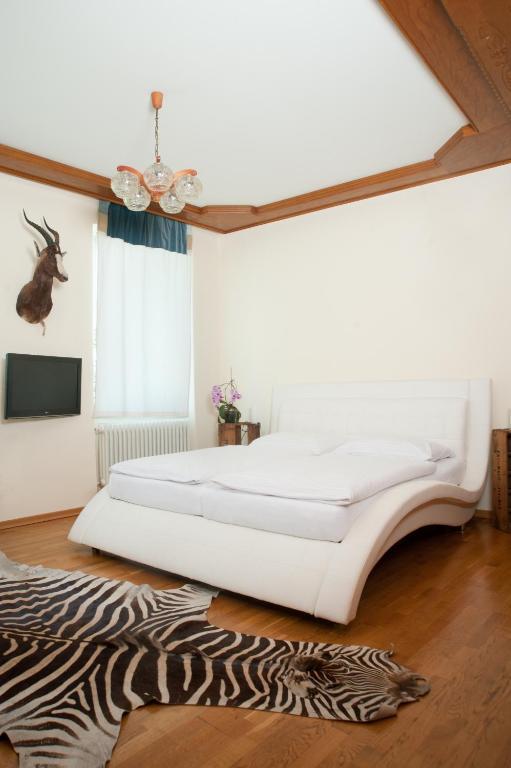 Hubertushof Fromwald Hotel Und Gasthof Bad Fischau エクステリア 写真
