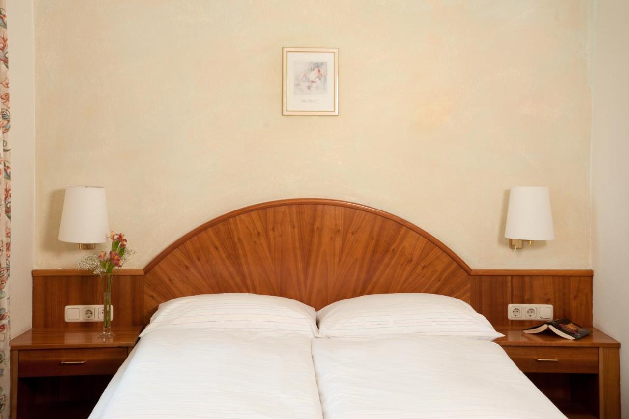 Hubertushof Fromwald Hotel Und Gasthof Bad Fischau 部屋 写真